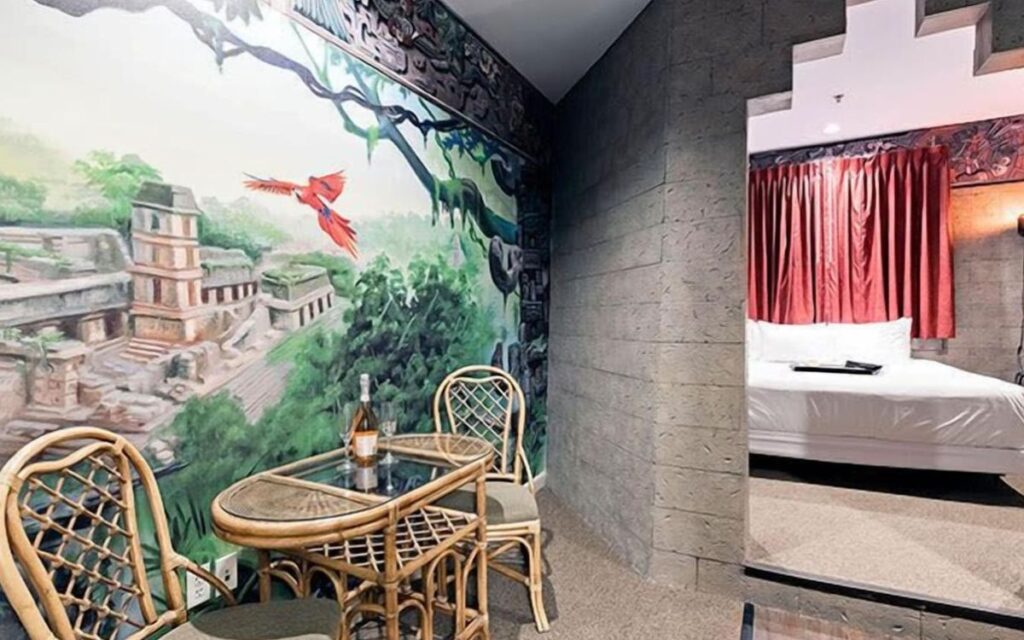 10-romantic-getaways-in-kansas-city-chateau-avalon
