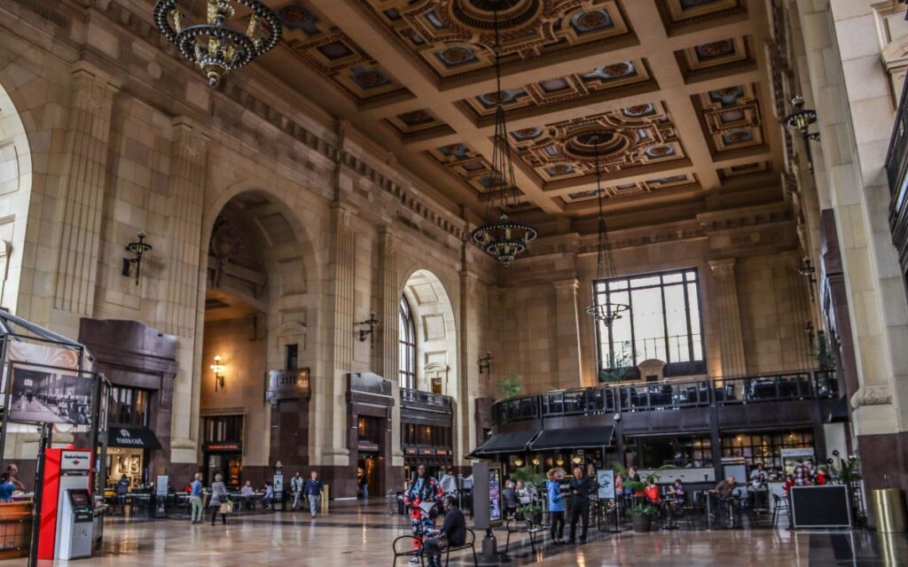 10-romantic-getaways-in-kansas-city-union-stations-grand-hotel