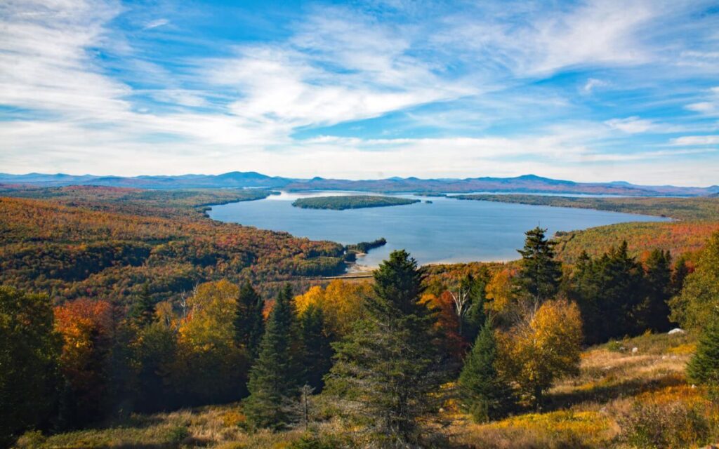 10-romantic-getaways-in-maine-new-england-rangeley-lakes-region