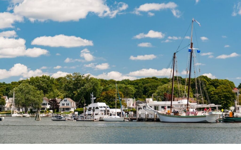 10-romantic-getaways-in-new-england-mystic-connecticut