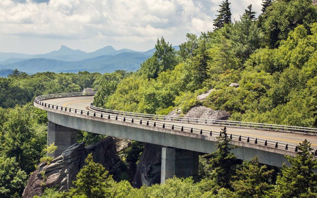 11-romantic-getaways-in-north-carolina-blue-ridge-parkway