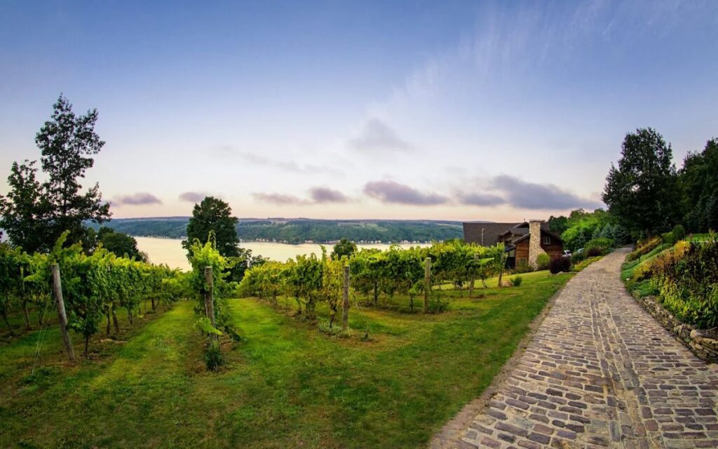 11-romantic-vacations-in-new-york-finger-lakes-wine-country