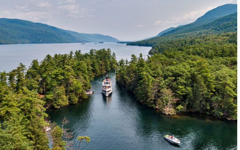 11-romantic-vacations-in-new-york-lake-george