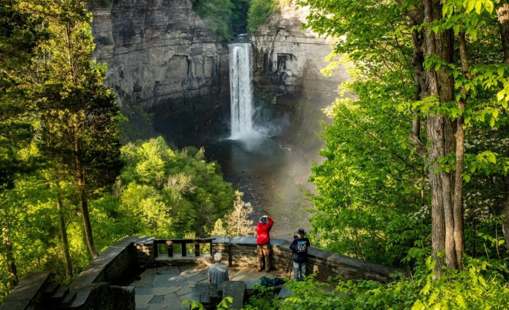 affordable-romantic-getaways-in-usa-finger-lakes-new-york