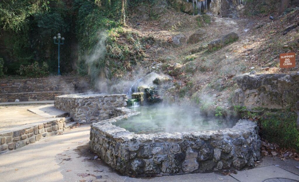 affordable-romantic-getaways-in-usa-hot-springs-arkansas