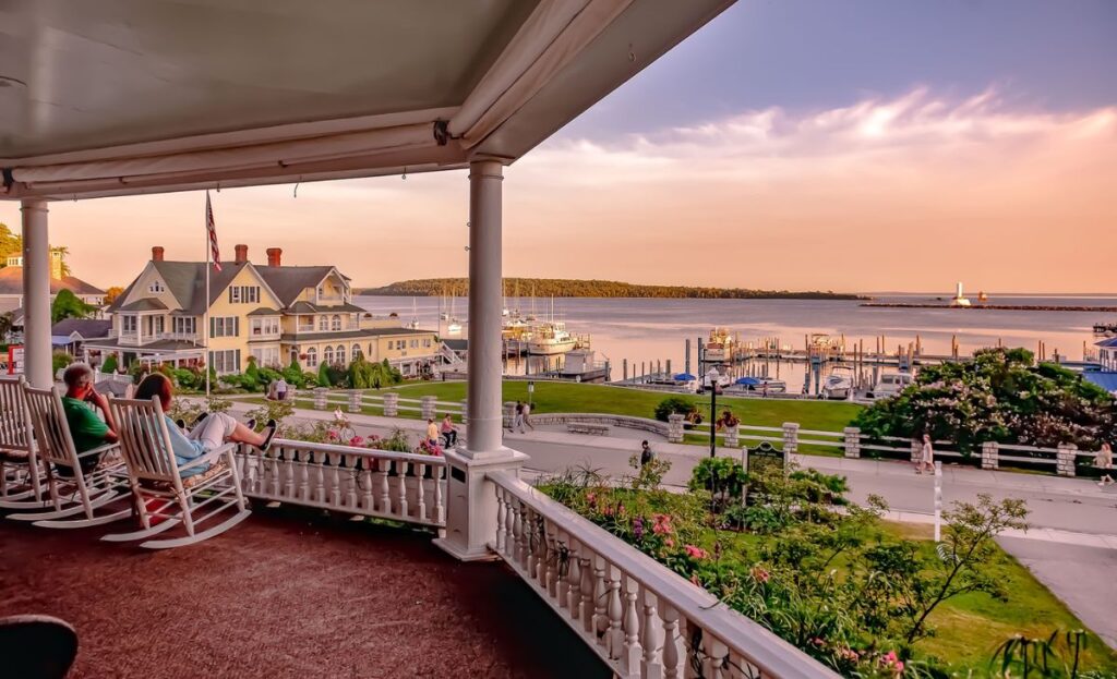 affordable-romantic-getaways-in-usa-mackinac-island-michigan