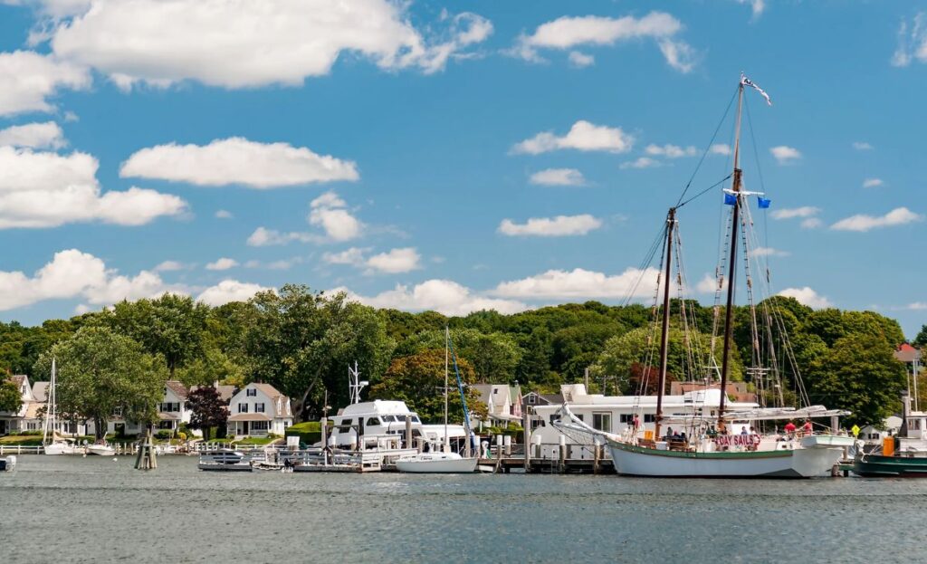 affordable-romantic-getaways-in-usa-mystic-connecticut