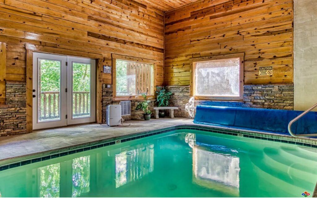 romantic-getaways-in-michigan-with-private-pool-petoskey