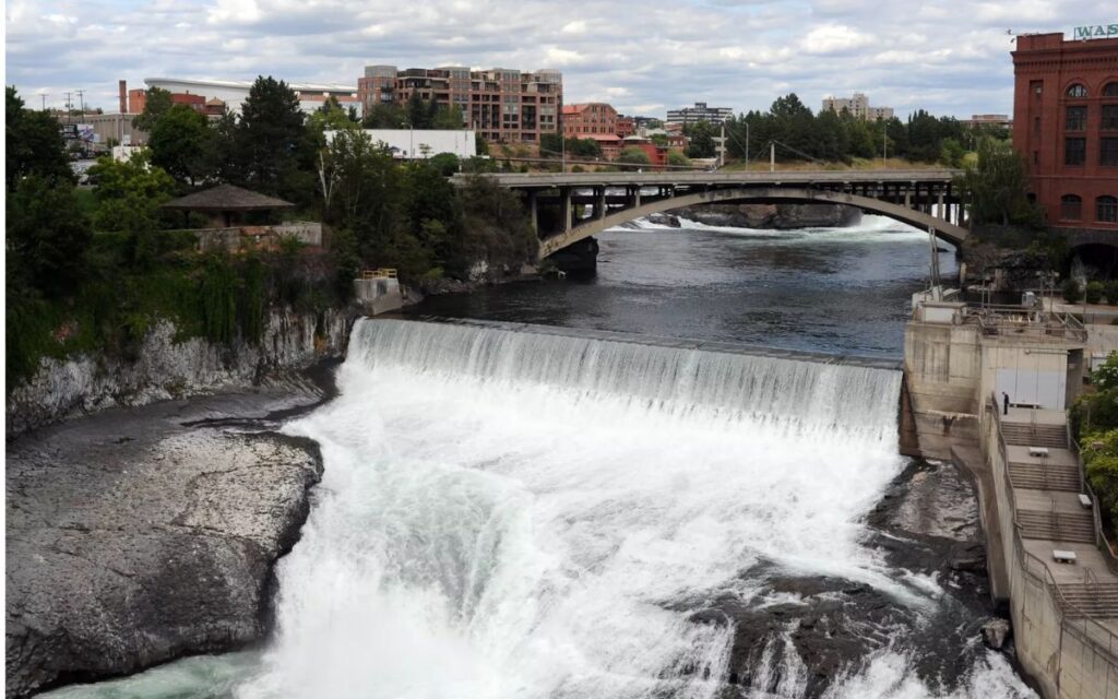 romantic-getaways-in-washington-spokane-river-gorge