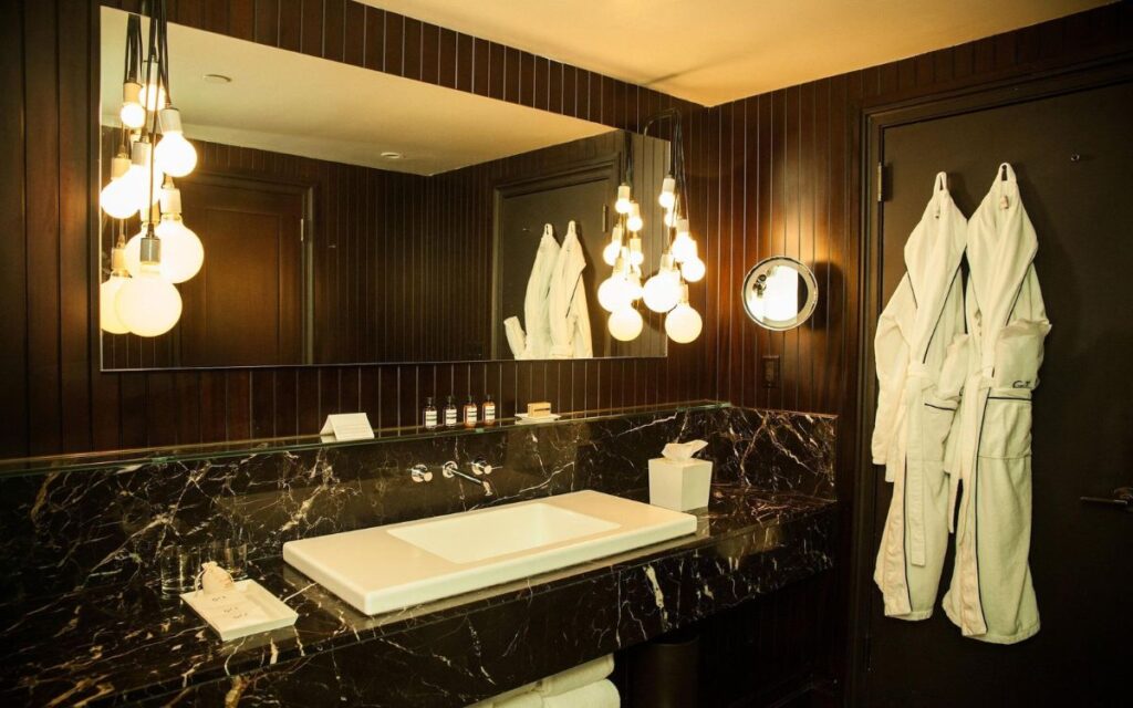 romantic-hotels-in-nyc-with-jacuzzi-in-room-gramercy-park-hotel