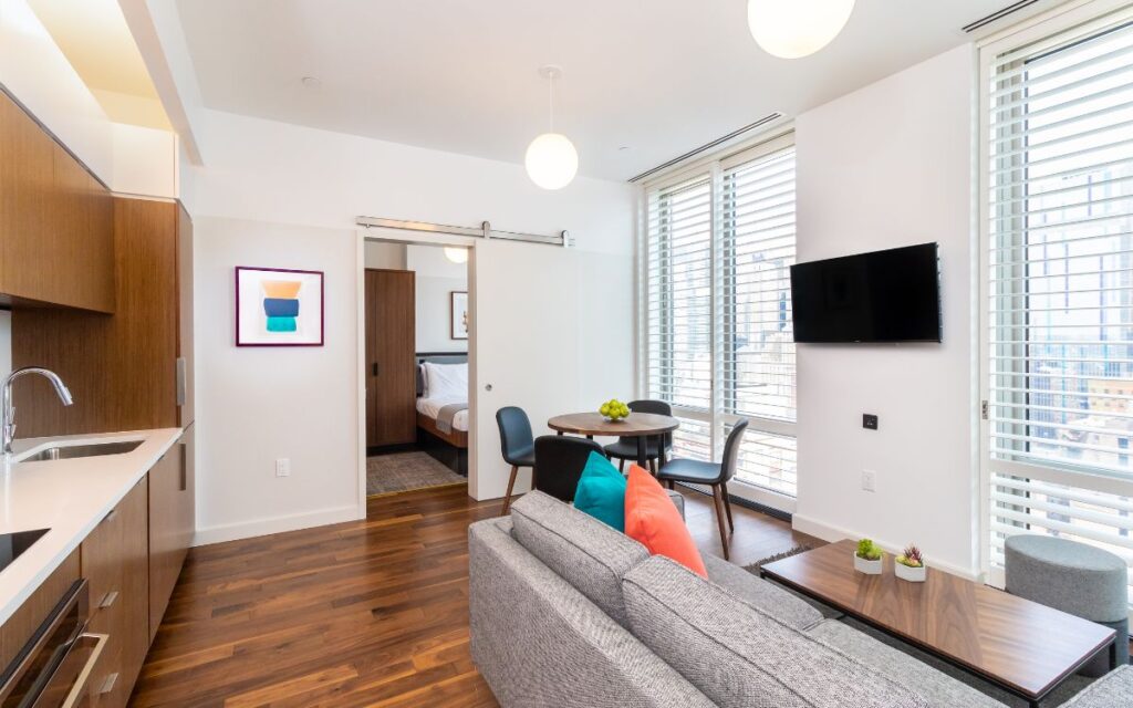romantic-hotels-in-nyc-with-jacuzzi-in-room-pod-hotels-times-square