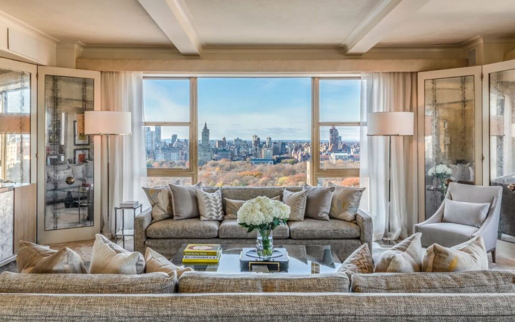romantic-hotels-in-nyc-with-jacuzzi-in-room-the-carlyle