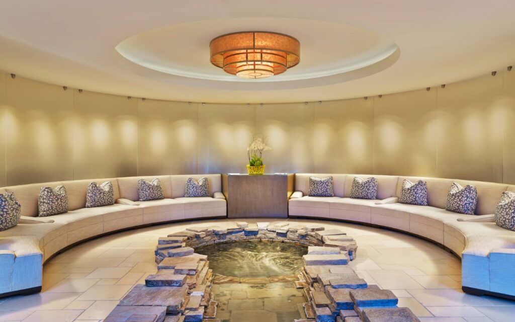 romantic-hotels-in-nyc-with-jacuzzi-in-room-the-st-regis