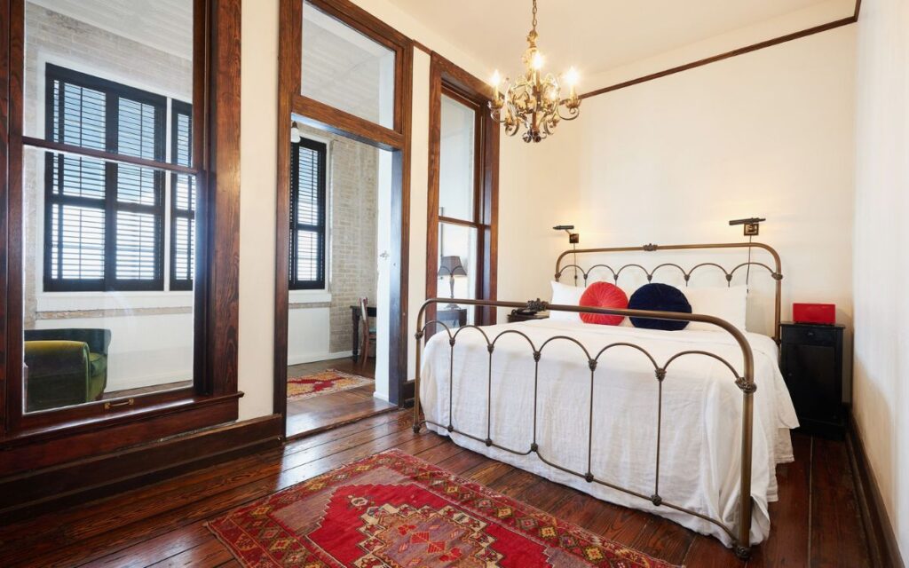 romantic-hotels-in-san-antonio-hotel-havana