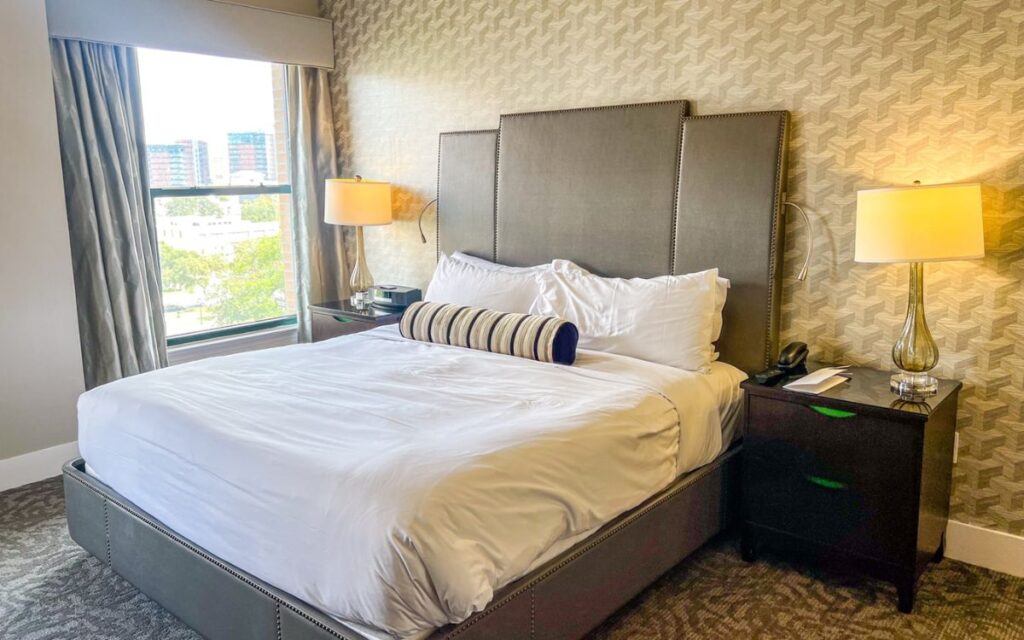 romantic-hotels-in-san-antonio-the-st-anthony