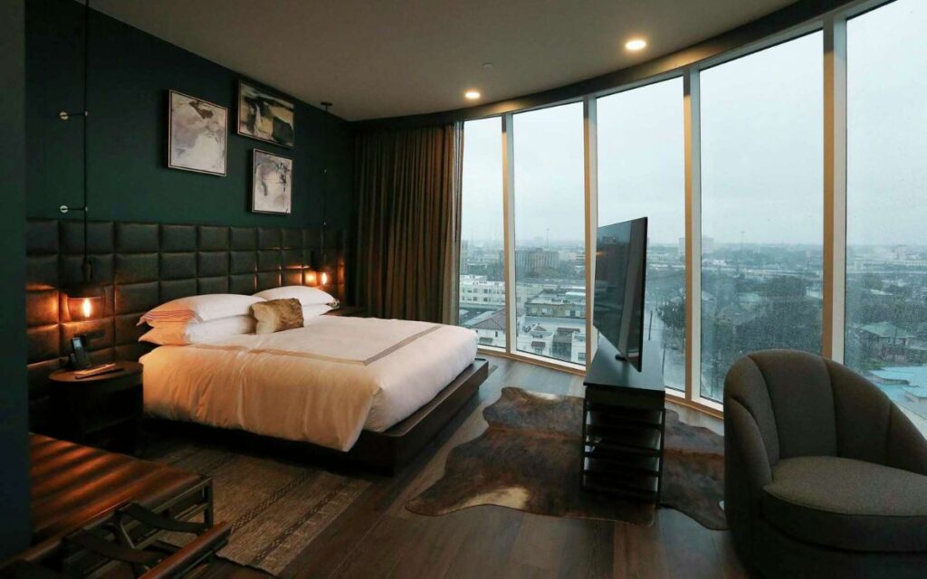 romantic-hotels-in-san-antonio-thompson