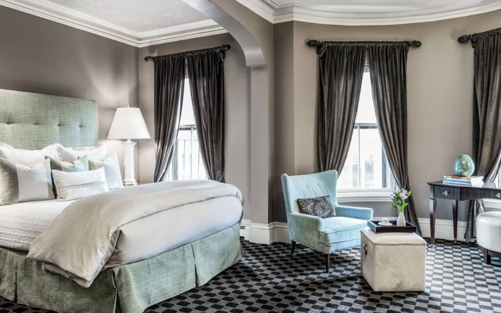 romantic-places-to-stay-in-boston-clarendon-square-bed-and-breakfast