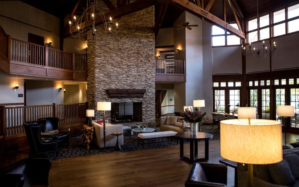 romantic-places-to-stay-in-ohio-cherry-valley-lodge
