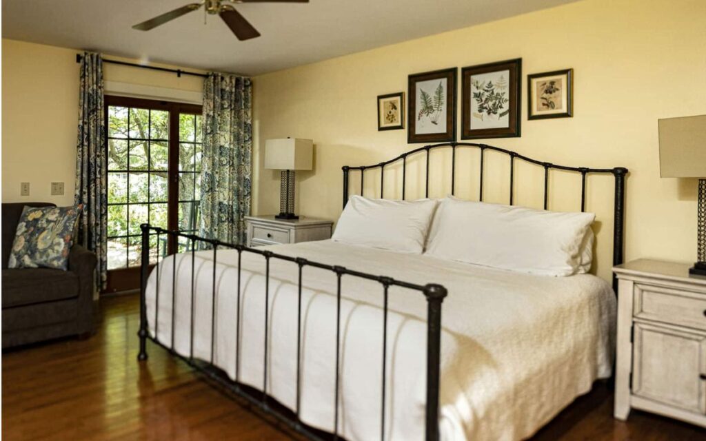 romantic-places-to-stay-in-pennsylvania-eagles-mere-inn