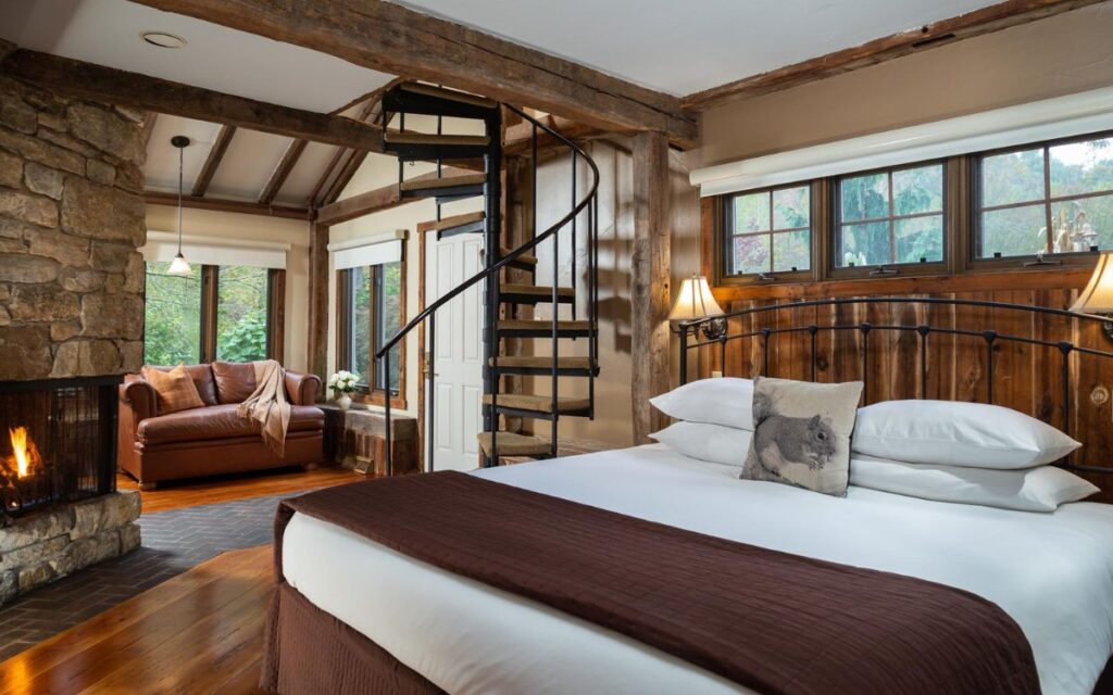 romantic-places-to-stay-in-pennsylvania-glasbern-inn