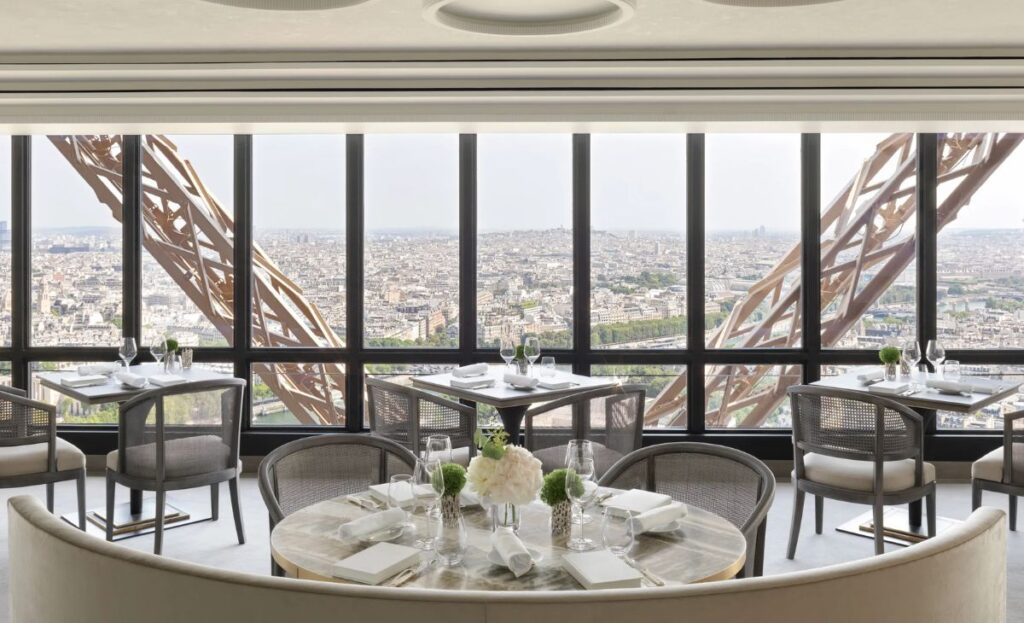 romantic-restaurants-in-las-vegas-eiffel-tower-restaurant