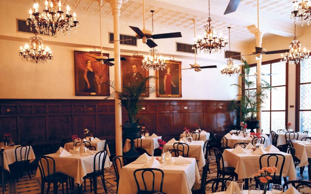 romantic-restaurants-in-new-orleans-arnauds-restaurant