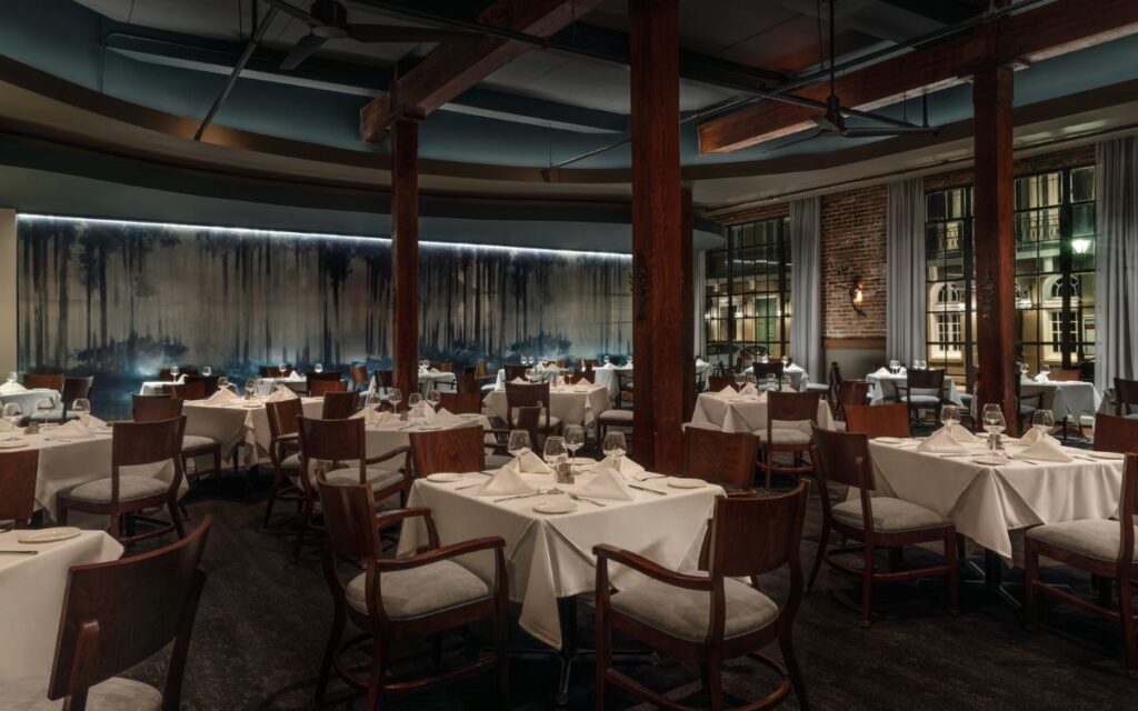 romantic-restaurants-in-new-orleans-gw-fins