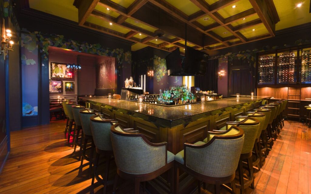 romantic-restaurants-in-new-orleans-the-country-club