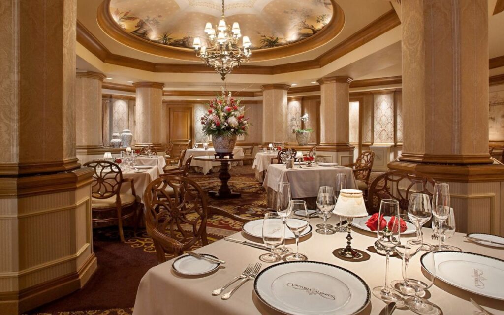 romantic-restaurants-in-orlando-victoria-and-alberts