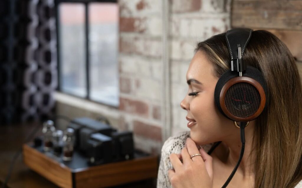 romantic-gift-ideas-for-her-premium-headphones