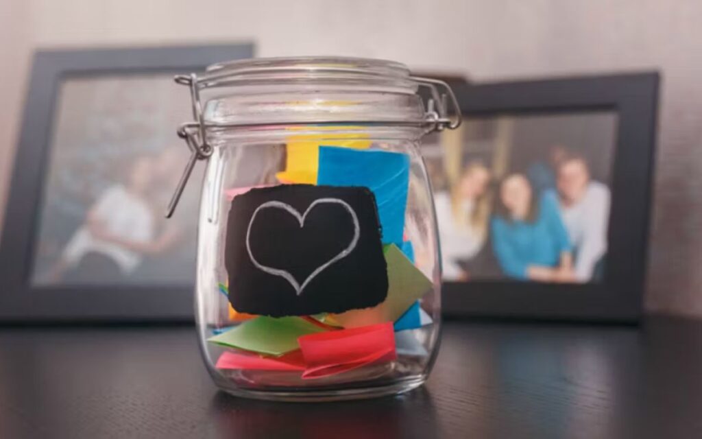 romantic-gift-ideas-memory-jar